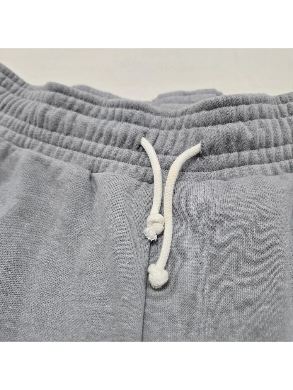 EUC Men's MEDIUM Under Armour Project Rock Grey Sweatpants Heavy Terry 1370455